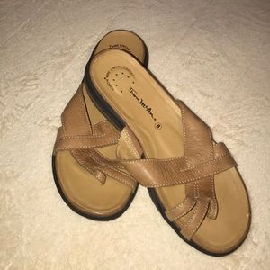 Thom McAn beige sandals